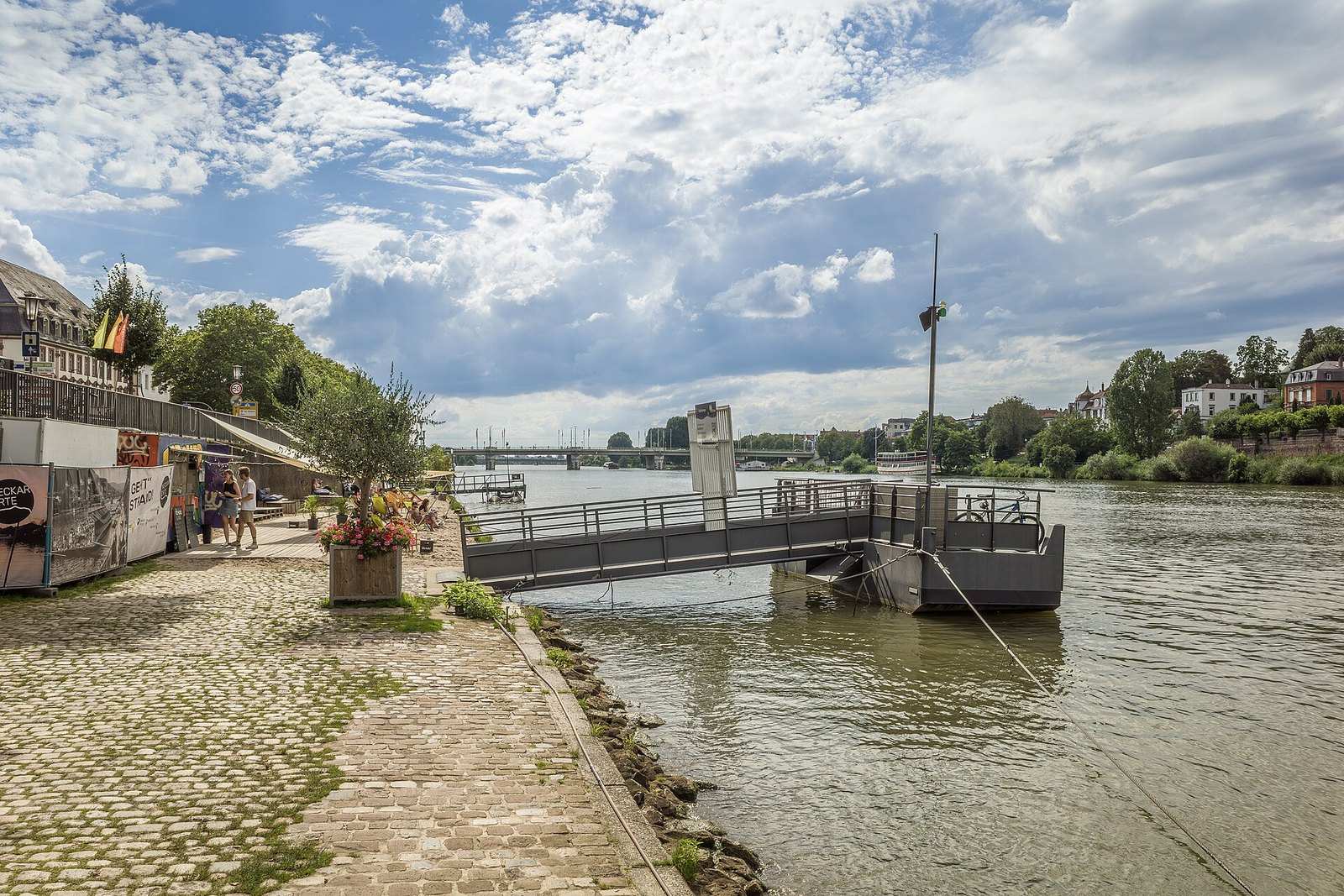 Bootsanleger am Neckarstrand am Neckarstaden
